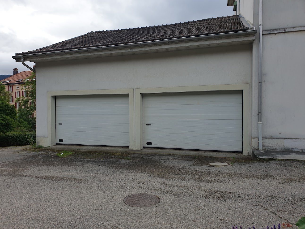 Rue Edouard-Dubied 6 – Couvet place de parc