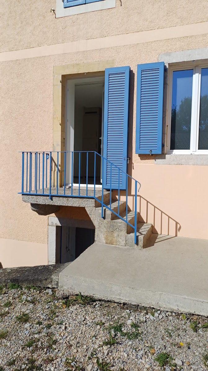 Rue de la Gare 12, 2105 Travers