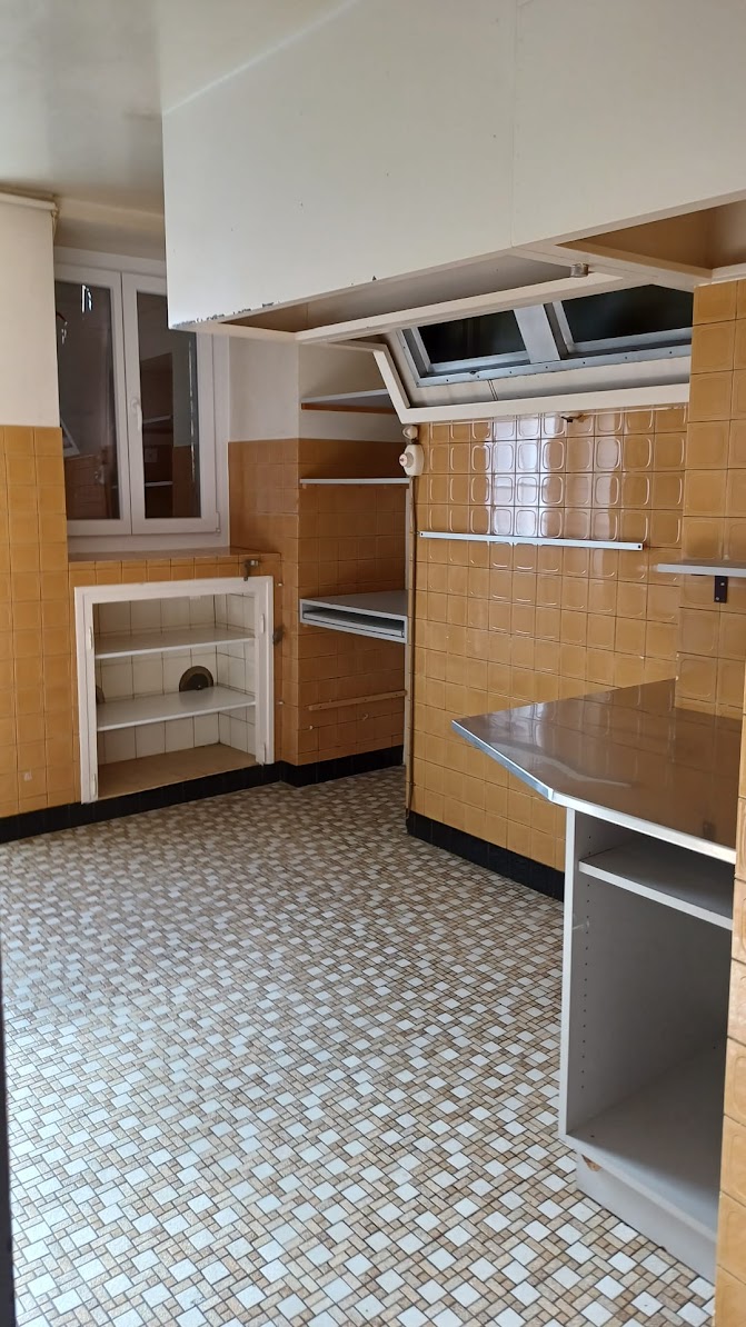 Rue du Temple 23 – Local commercial